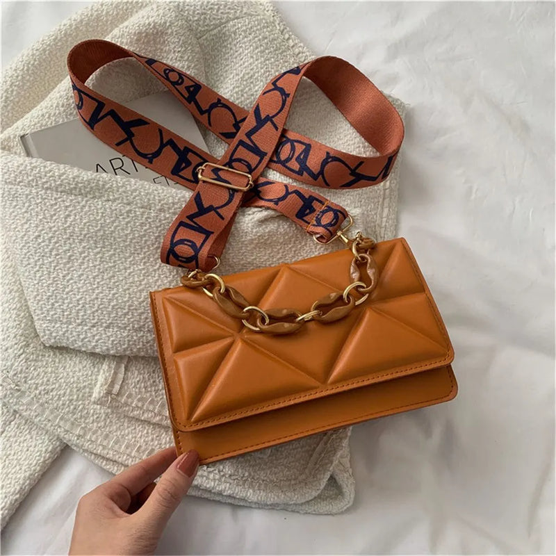 Bolsa Elegant | Detalhe em Corrente Fashion | Para Ombros e Mãos